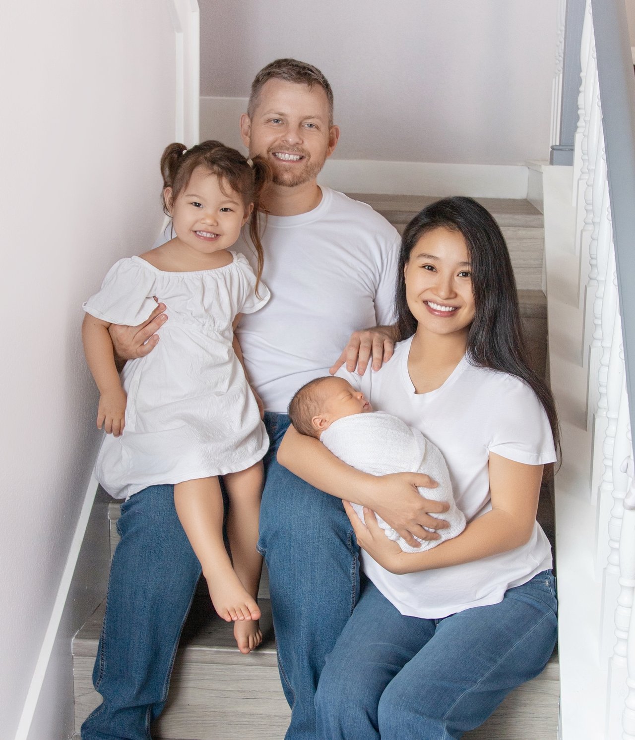 Brandon Kelly, founder of Kelly Webmasters and Marketers, with his wife and two children